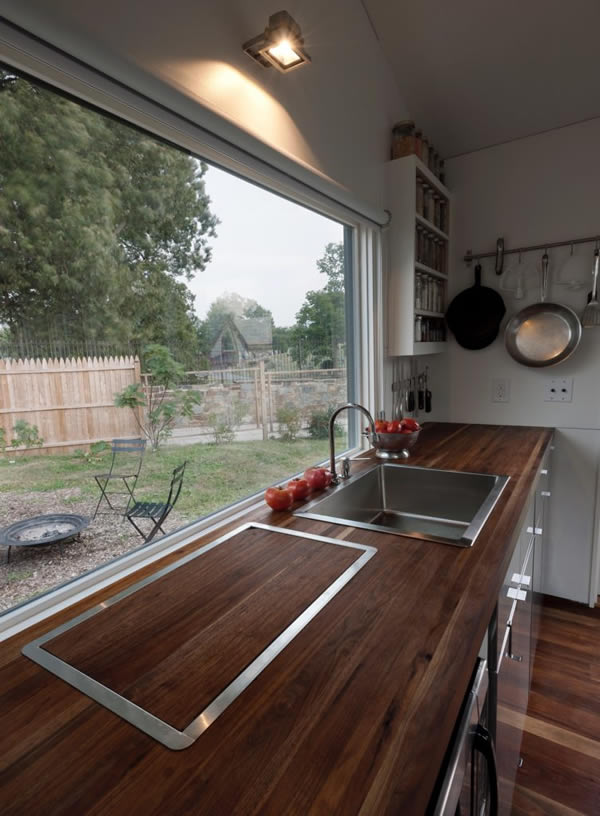 Minim House beautiful and elegant kitchen